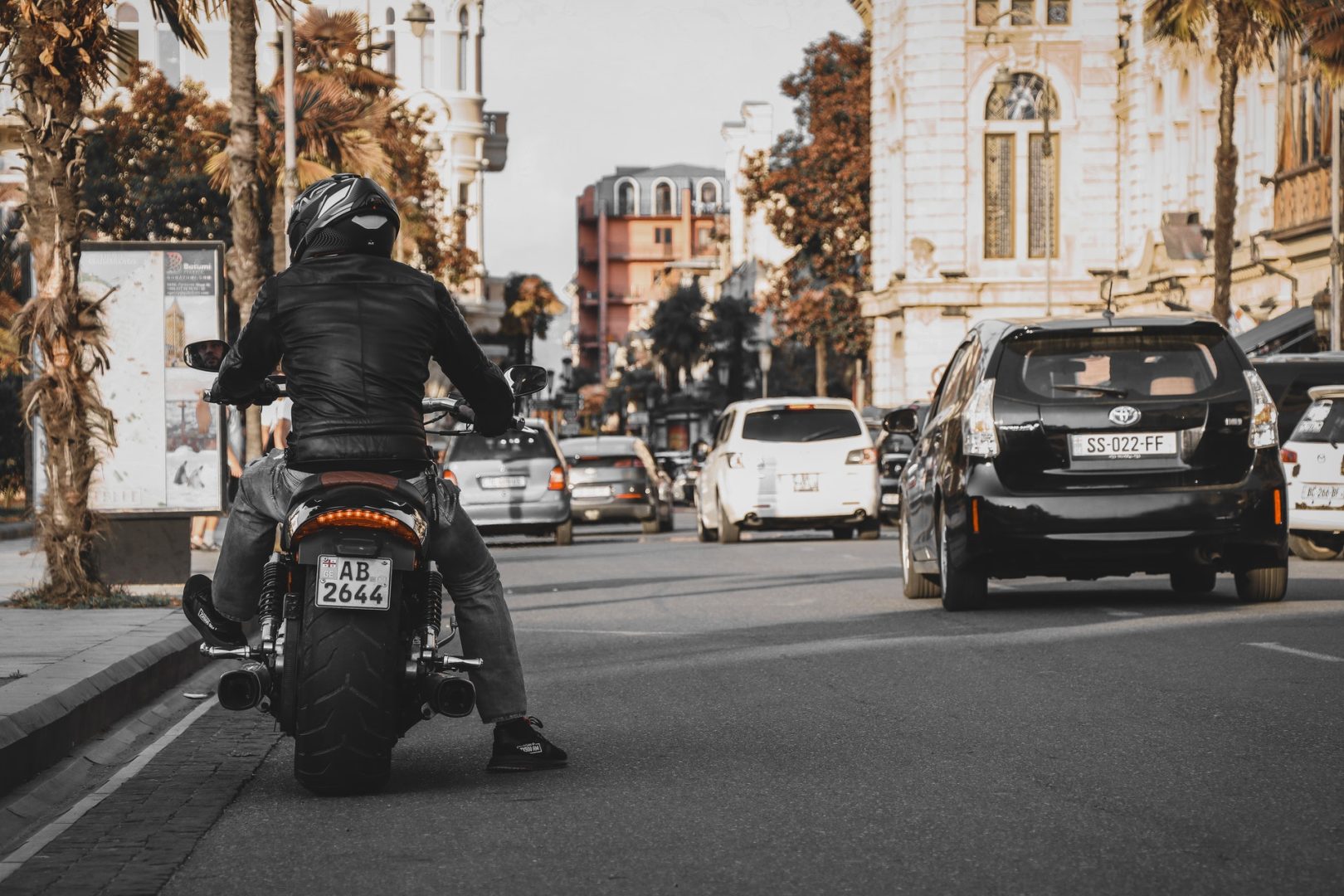 découvrez notre assurance moto verte, une solution éco-responsable conçue pour protéger votre deux-roues tout en respectant l'environnement. profitez de garanties adaptées à vos besoins et d'une couverture complète pour une conduite sereine et responsable.