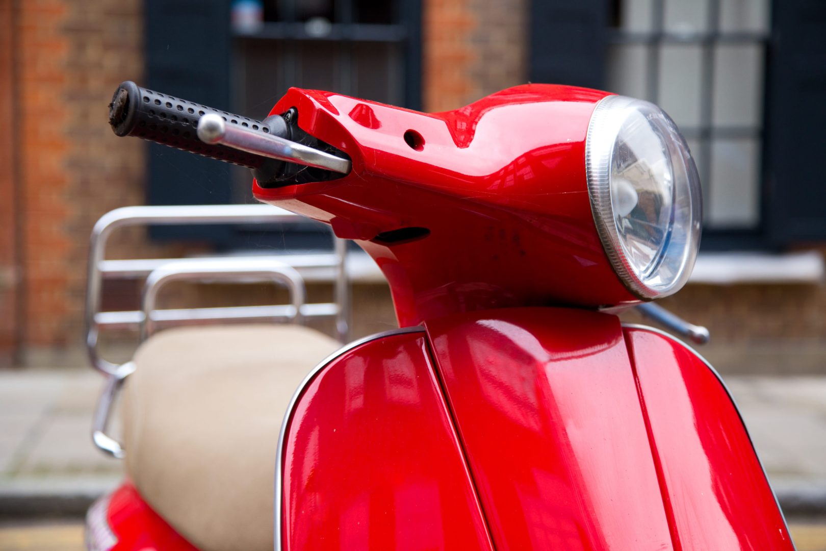 protégez votre scooter 50cc avec une assurance adaptée qui couvre vos besoins spécifiques. découvrez nos offres compétitives, des garanties sur mesure et des conseils d'experts pour rouler l'esprit tranquille tout en respectant la législation. faites le choix de la sécurité et de la sérénité sur la route.