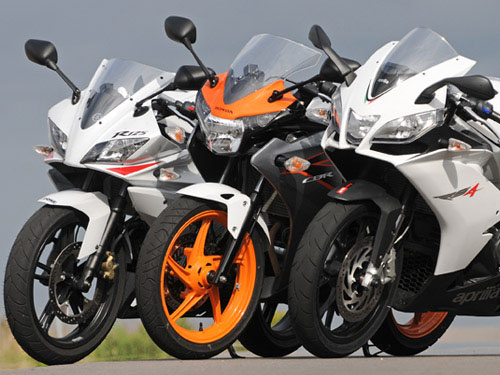 découvrez notre comparatif complet des assurances motos 125 pour vous aider à faire le meilleur choix. analysez les options, les prix et les garanties pour garantir votre sécurité sur la route tout en maîtrisant votre budget.