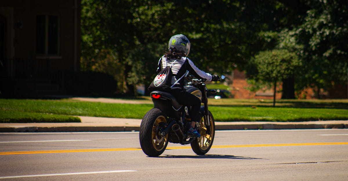 assurez votre moto en toute sérénité avec notre assurance moto adaptable à vos besoins. profitez d'une couverture complète, de tarifs compétitifs et d'un service client réactif pour rouler en toute confiance.