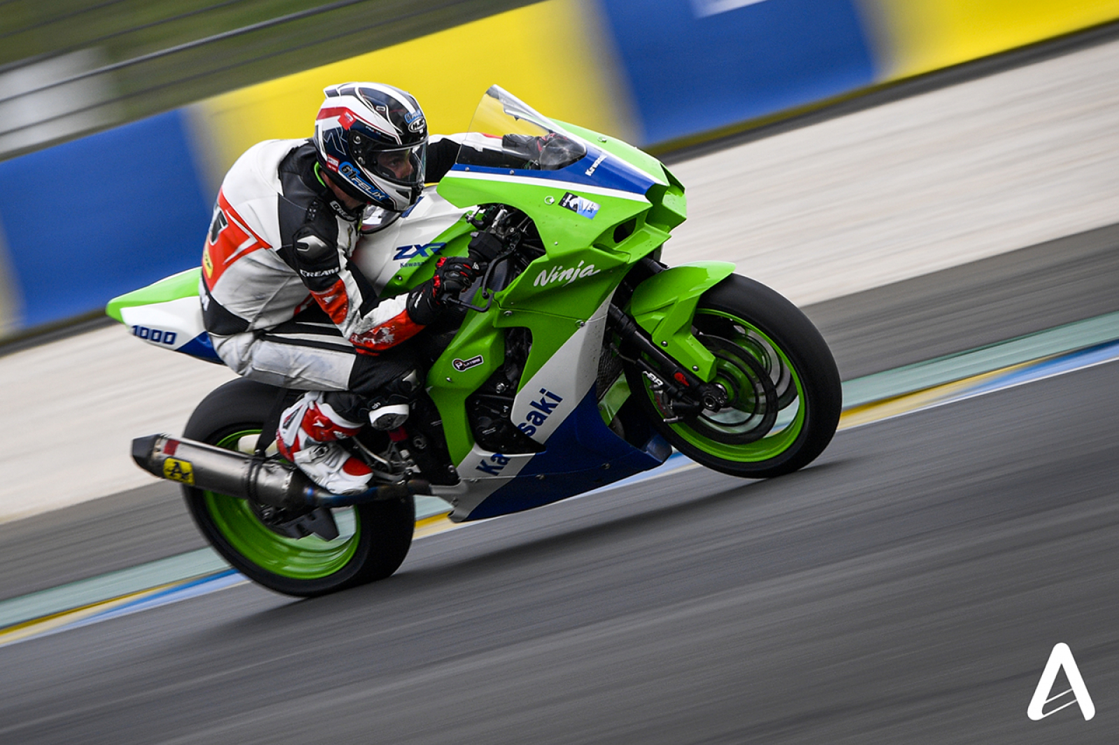 découvrez comment les motos vertes contribuent à un avenir durable. explorez les innovations écologiques, les technologies propres et les avantages des deux-roues respectueux de l'environnement.