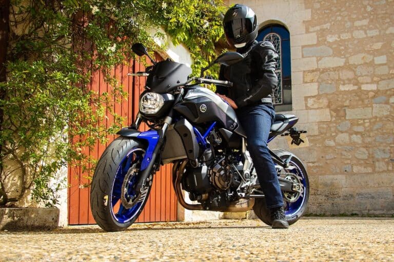 découvrez l'assurance moto gmf, une solution sur mesure pour protéger votre deux-roues. profitez de garanties adaptées, d'une assistance 24/7 et d'offres compétitives pour rouler l'esprit serein. obtenez un devis gratuit en ligne dès maintenant !