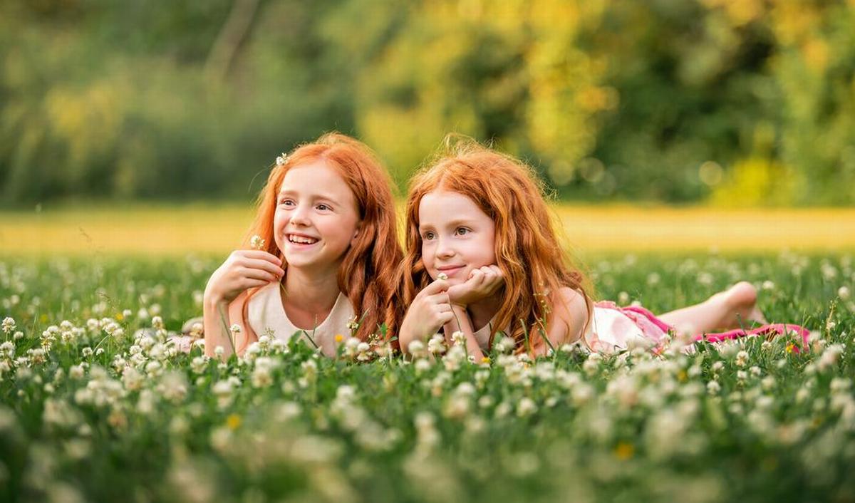 découvrez comment la publicité met en valeur les cheveux roux et explorez son impact sur la perception de la beauté. analyse des tendances, modèles iconiques et influence des campagnes marketing sur l'image des cheveux roux dans la société.