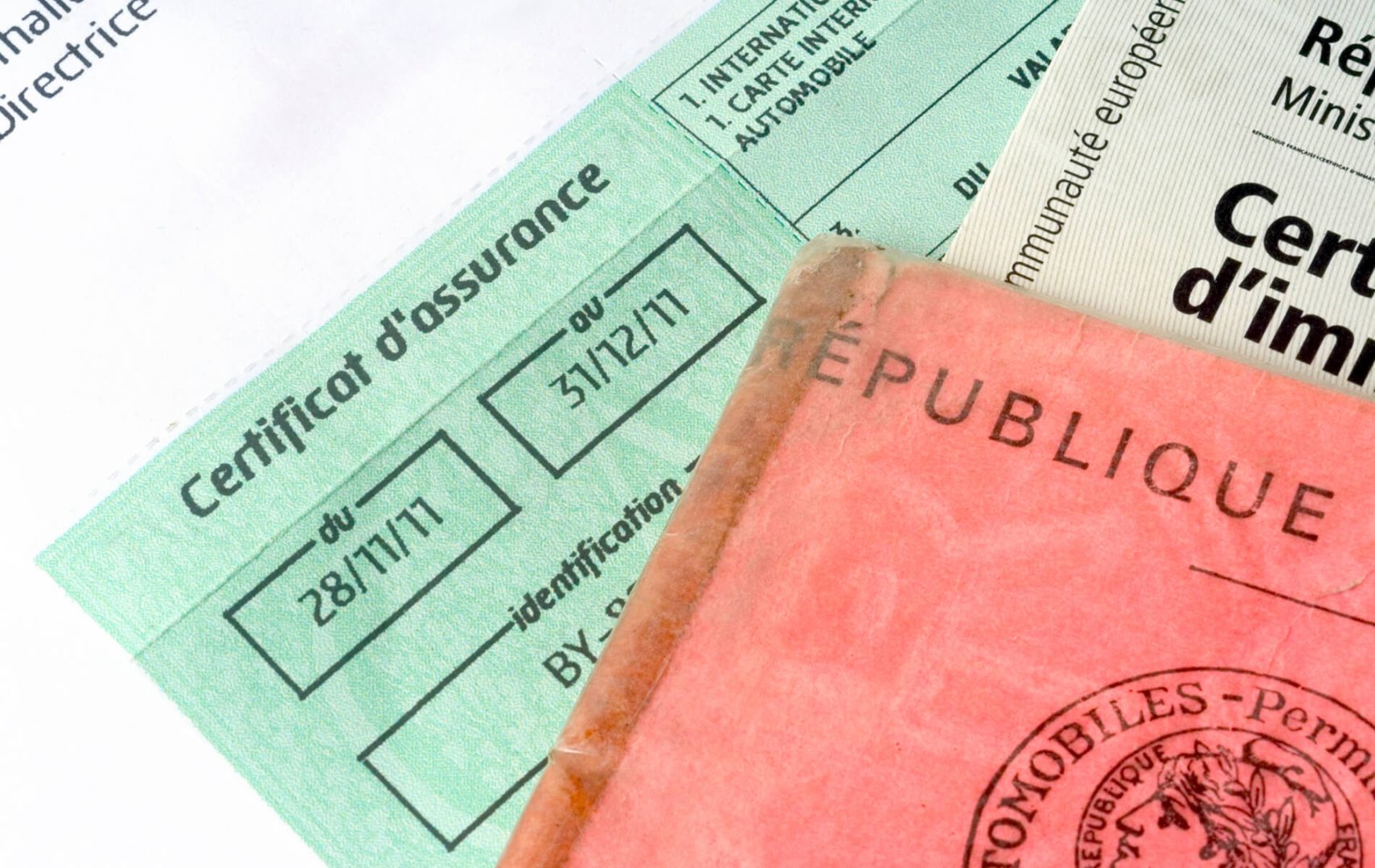 découvrez notre guide complet sur l'assurance voiture : les types de couverture, les conseils pour choisir votre contrat, et les meilleures offres du marché pour protéger votre véhicule en toute sérénité.